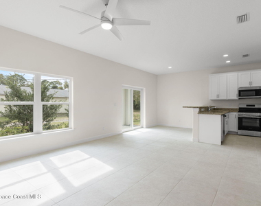 193 Dayton Boulevard - Photo Thumbnail 14