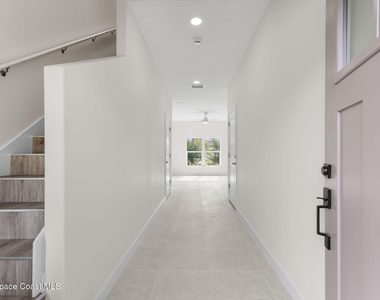 193 Dayton Boulevard - Photo Thumbnail 2