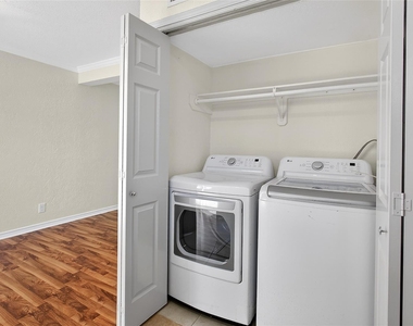 1221 Cedar Post Lane - Photo Thumbnail 9