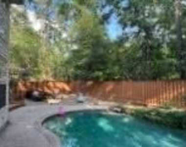 3 Candle Pine Place Place - Photo Thumbnail 12