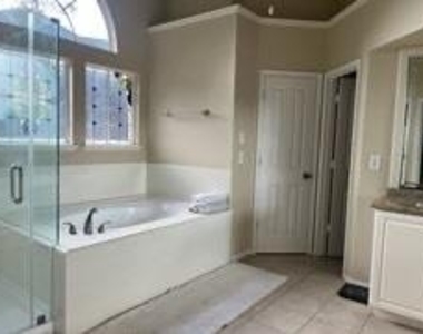 3 Candle Pine Place Place - Photo Thumbnail 19