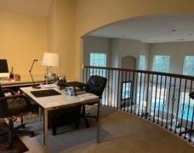 3 Candle Pine Place Place - Photo Thumbnail 15