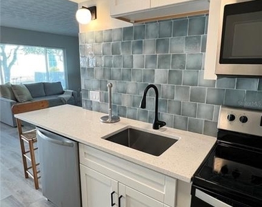 974 Tennessee Lane - Photo Thumbnail 2