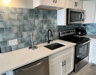 974 Tennessee Lane - Photo Thumbnail 5