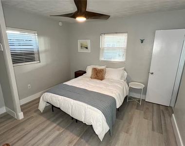 974 Tennessee Lane - Photo Thumbnail 6