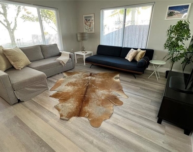 974 Tennessee Lane - Photo Thumbnail 1