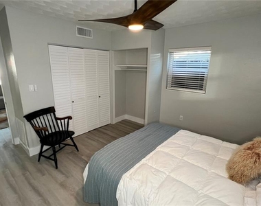 974 Tennessee Lane - Photo Thumbnail 7