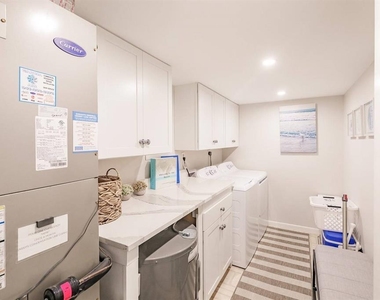 1055 W Peppertree Drive - Photo Thumbnail 21