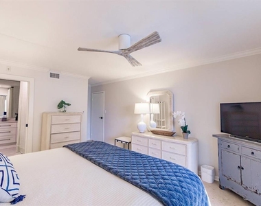 1055 W Peppertree Drive - Photo Thumbnail 10