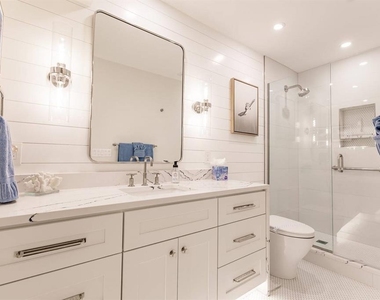 1055 W Peppertree Drive - Photo Thumbnail 19