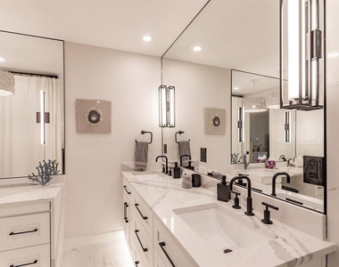 1055 W Peppertree Drive - Photo Thumbnail 13