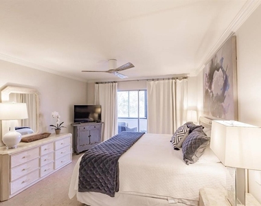 1055 W Peppertree Drive - Photo Thumbnail 9