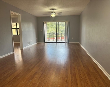 2971 Estancia Boulevard - Photo Thumbnail 3