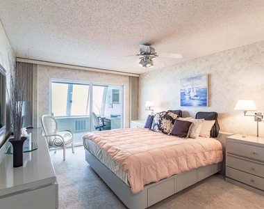 1055 W Peppertree Drive - Photo Thumbnail 9