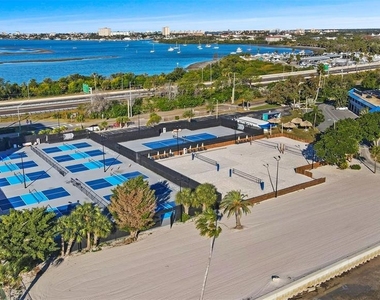 7100 Sunshine Skyway Lane S - Photo Thumbnail 31