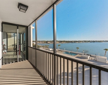 7100 Sunshine Skyway Lane S - Photo Thumbnail 17