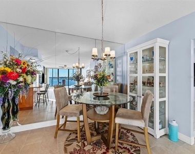 7100 Sunshine Skyway Lane S - Photo Thumbnail 4