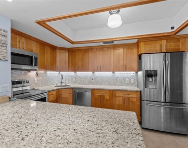 7100 Sunshine Skyway Lane S - Photo Thumbnail 7