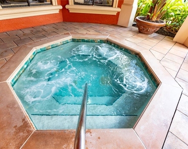 2724 Via Murano - Photo Thumbnail 9
