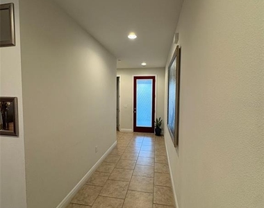 362 Casa Verano Ln - Photo Thumbnail 6