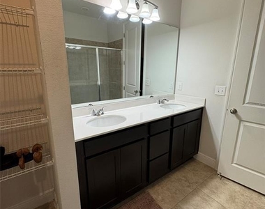 362 Casa Verano Ln - Photo Thumbnail 12