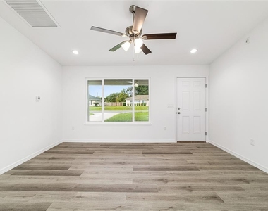 691 Ne 130th Court - Photo Thumbnail 12