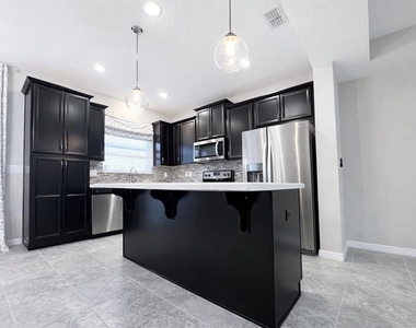 3749 Brighton Park Circle - Photo Thumbnail 6
