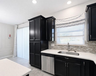 3749 Brighton Park Circle - Photo Thumbnail 8