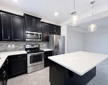 3749 Brighton Park Circle - Photo Thumbnail 9