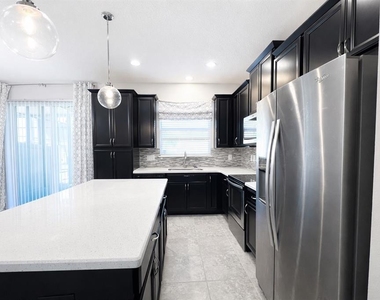 3749 Brighton Park Circle - Photo Thumbnail 7
