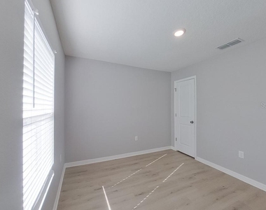 2799 W Sheila Drive - Photo Thumbnail 7