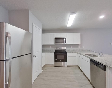 2799 W Sheila Drive - Photo Thumbnail 3
