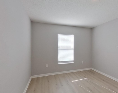 2799 W Sheila Drive - Photo Thumbnail 6