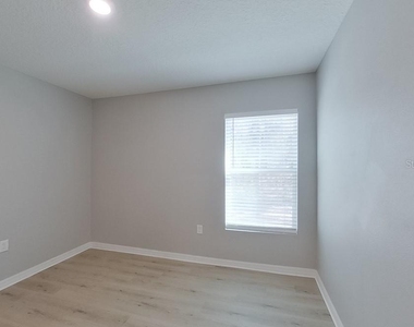 2799 W Sheila Drive - Photo Thumbnail 10
