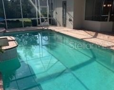 1033 Hampstead - Photo Thumbnail 5