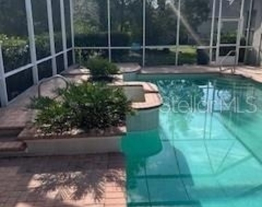 1033 Hampstead - Photo Thumbnail 6