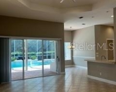 1033 Hampstead - Photo Thumbnail 17