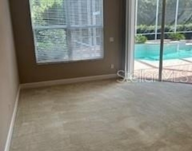 1033 Hampstead - Photo Thumbnail 7
