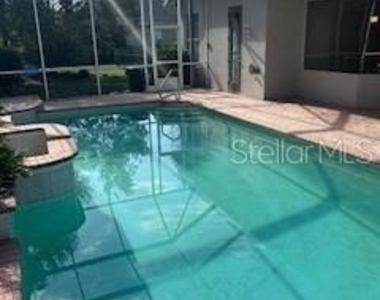 1033 Hampstead - Photo Thumbnail 3