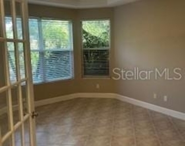 1033 Hampstead - Photo Thumbnail 16