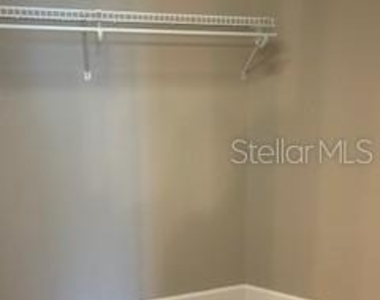 1033 Hampstead - Photo Thumbnail 11