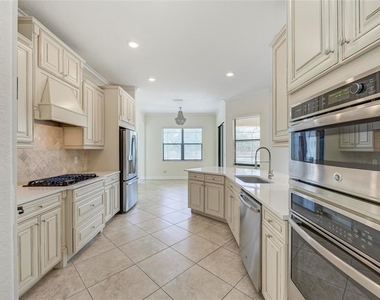 13819 Swiftwater Way - Photo Thumbnail 7