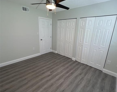 3232 Fruitville Road - Photo Thumbnail 4