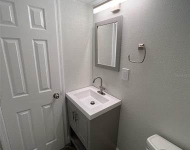 3232 Fruitville Road - Photo Thumbnail 2