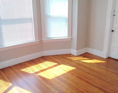 121 Lounsbury Street - Photo Thumbnail 4