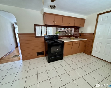 148 Edgewood Drive - Photo Thumbnail 5