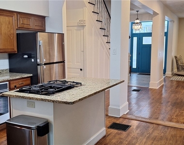 548 S Graham - Photo Thumbnail 12