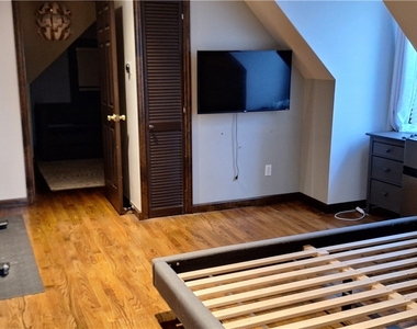 548 S Graham - Photo Thumbnail 40