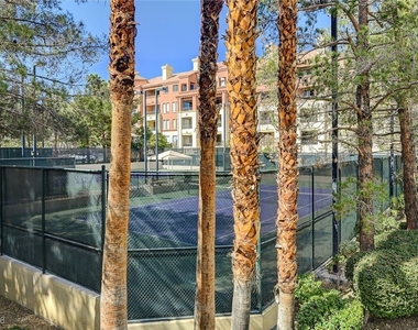 260 E Flamingo Road - Photo Thumbnail 3