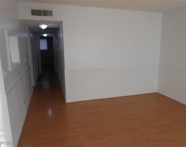 6671 Bubbling Brook Drive - Photo Thumbnail 3